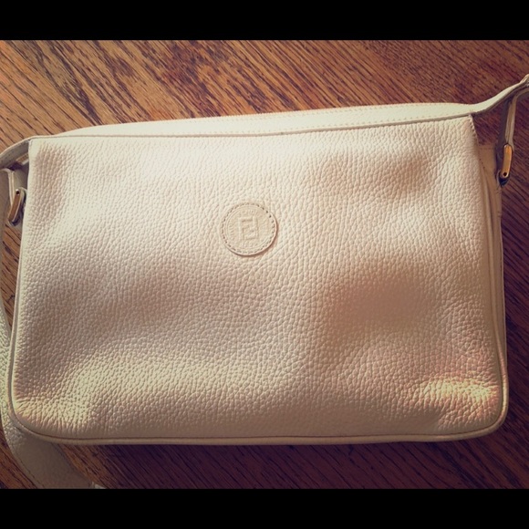 Fendi crossbody bag in pristine condition - Picture 2 of 4